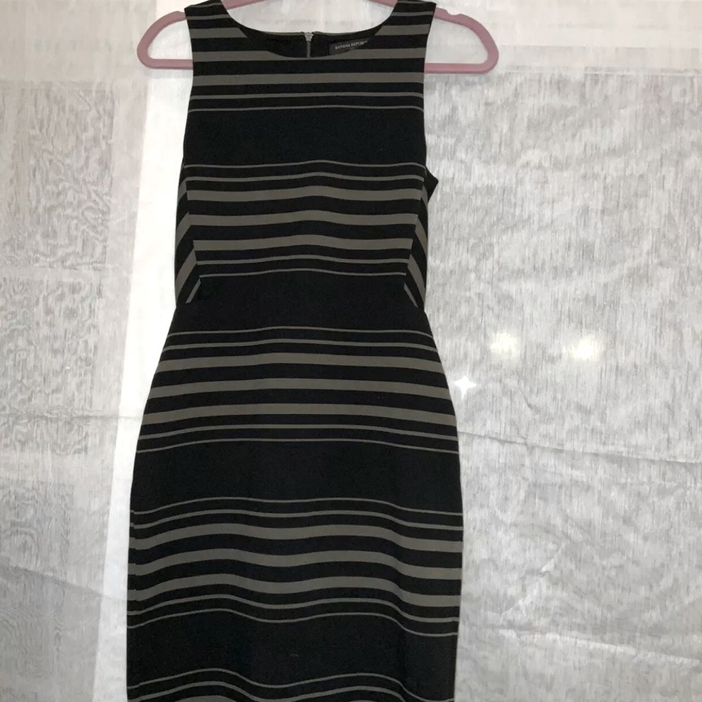 Banana Republic size 2 Multicolor Pencil Dress